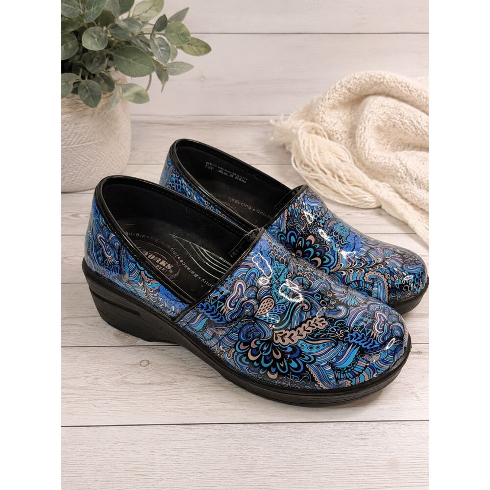 Easy WORKS by Easy Street Lyndee Blue Pop Women's 7.5 W Slip-Resistant Work Shoe